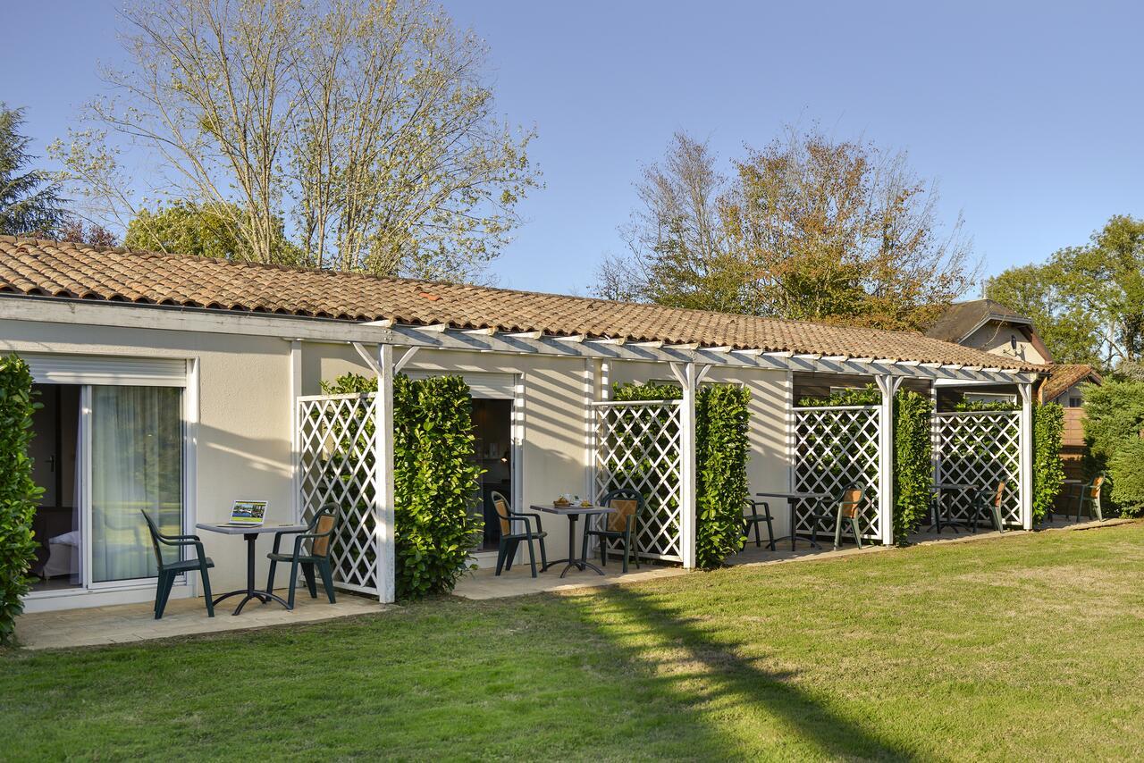Logis Hotel Val De Vienne Le Vigeant Bagian luar foto