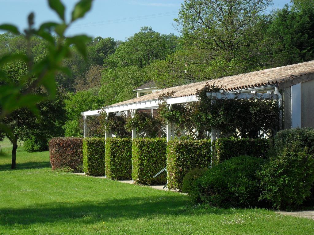 Logis Hotel Val De Vienne Le Vigeant Bagian luar foto