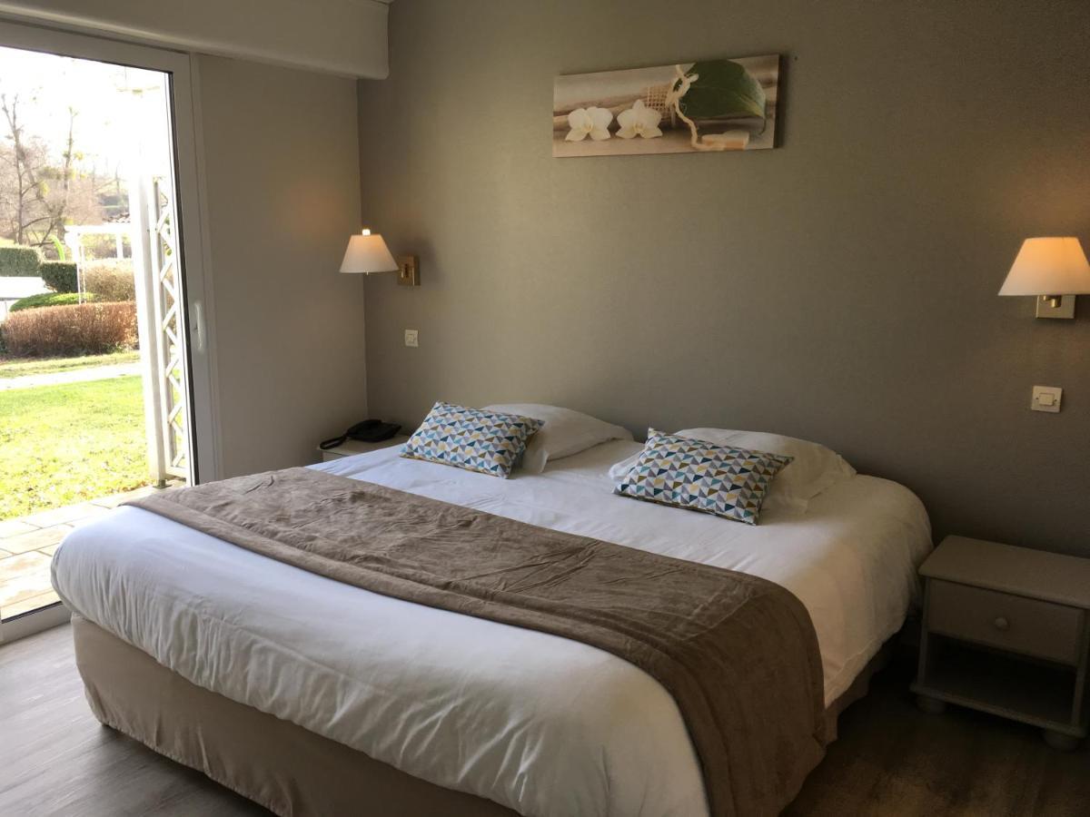 Logis Hotel Val De Vienne Le Vigeant Bagian luar foto