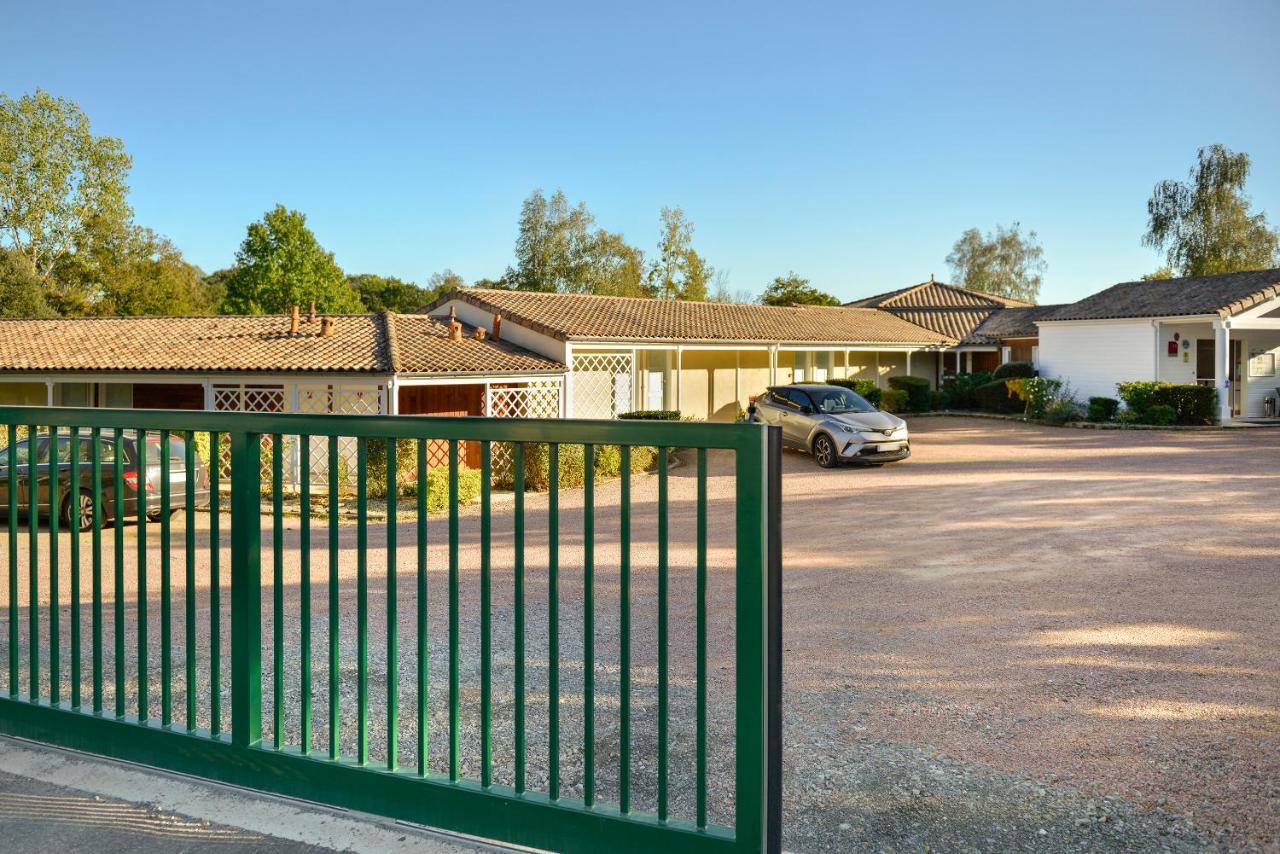 Logis Hotel Val De Vienne Le Vigeant Bagian luar foto